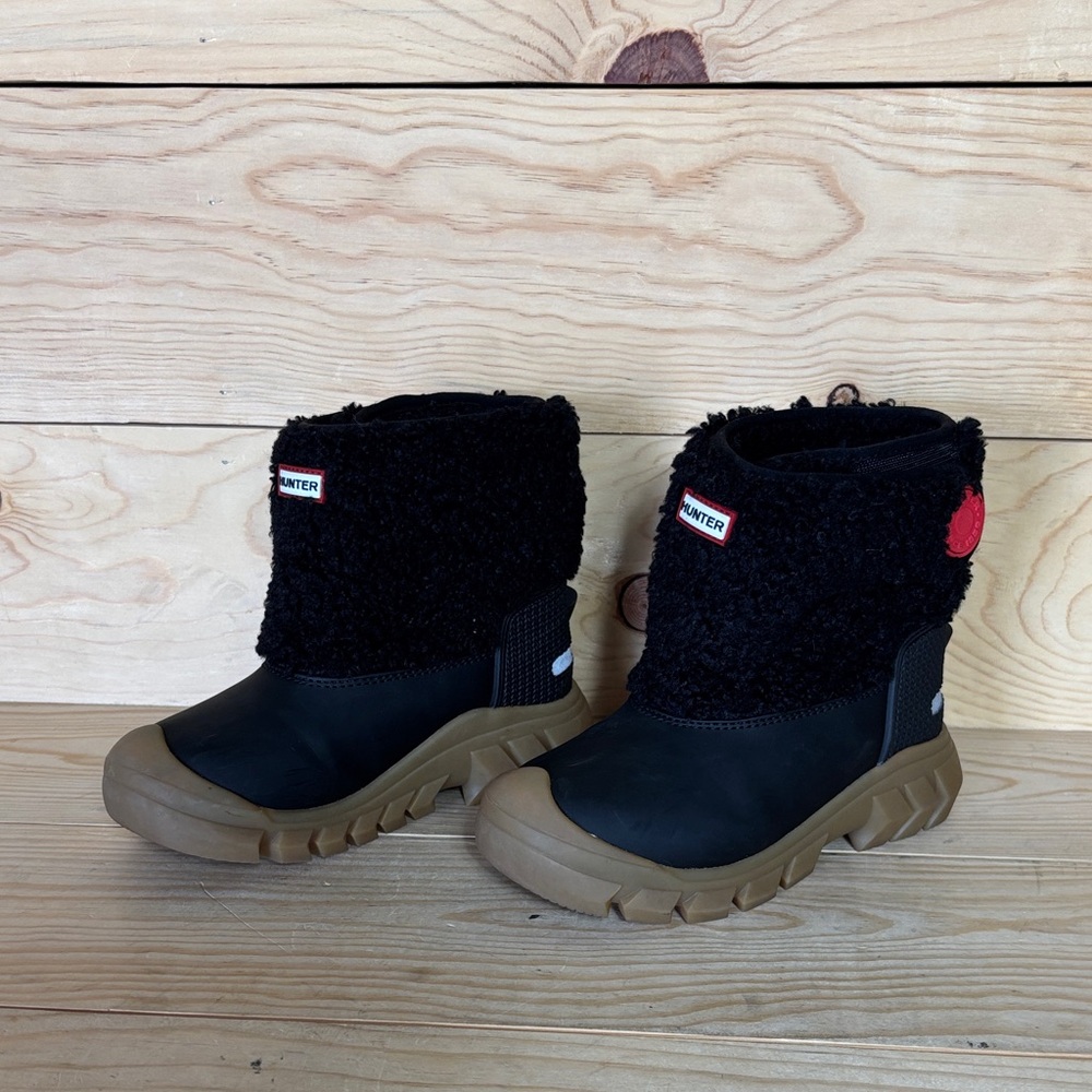 Hunter Black and‎ Tan Winter Boots